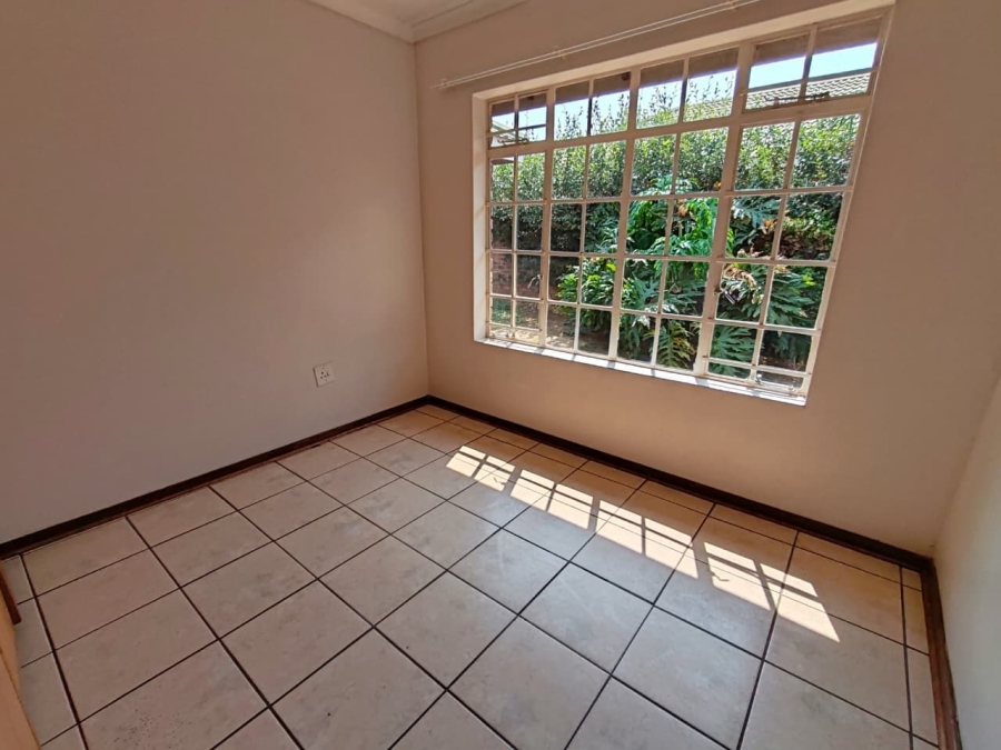 3 Bedroom Property for Sale in Kannoniers Park North West